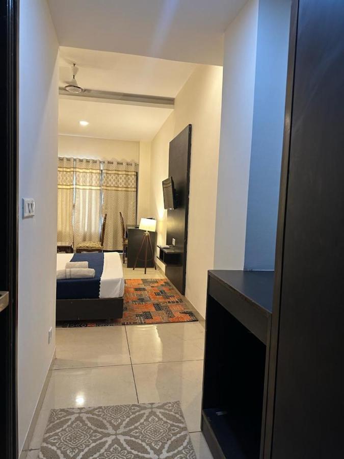 Hotel Jb Residency !! Luxurious & Royal Balcony Rooms !! Large Rooms Zirakpur Extérieur photo