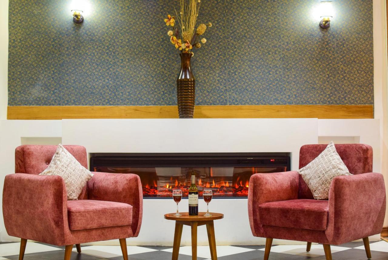 Hotel Jb Residency !! Luxurious & Royal Balcony Rooms !! Large Rooms Zirakpur Extérieur photo
